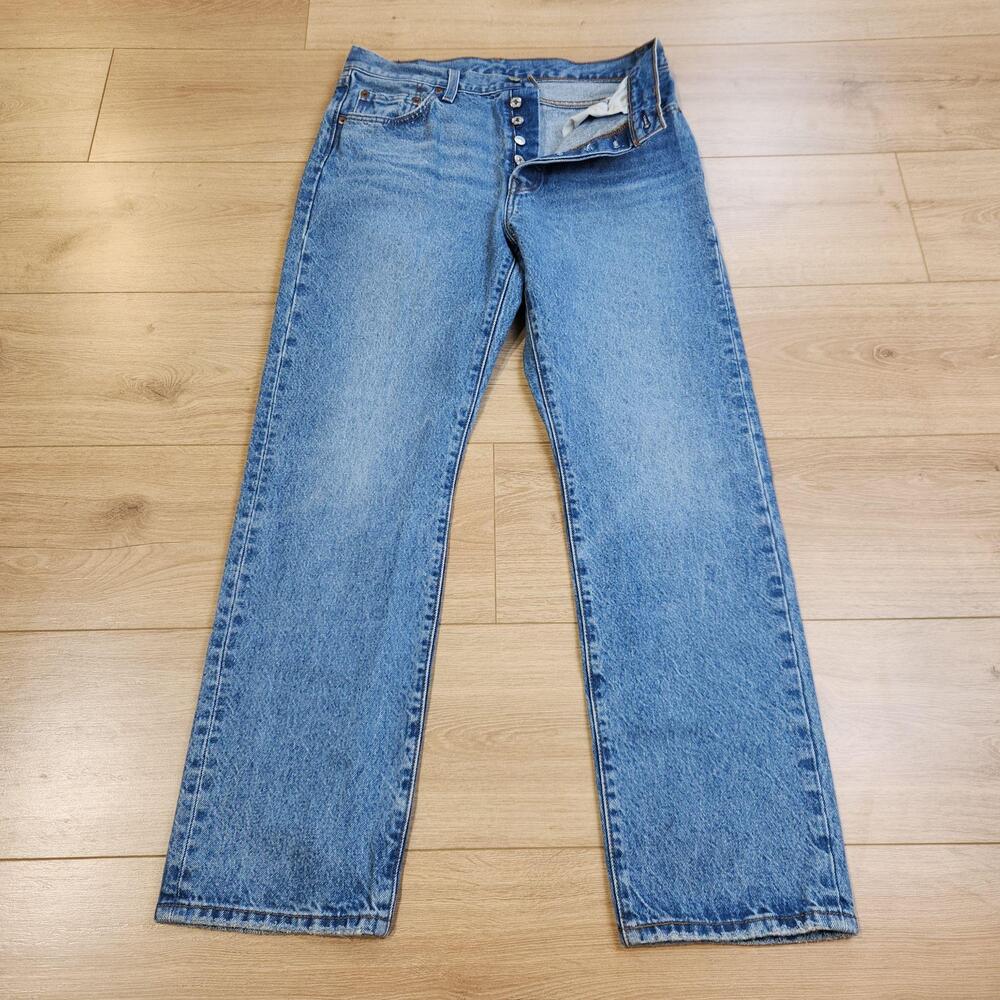 Levis 501 Jeans Womens 29x30 Blue Medium Wash Button Fly Straight Denim Casual
